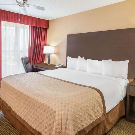 Affordable Suites Of America Detroit-Уорън Екстериор снимка