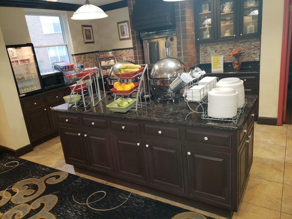 Affordable Suites Of America Detroit-Уорън Екстериор снимка