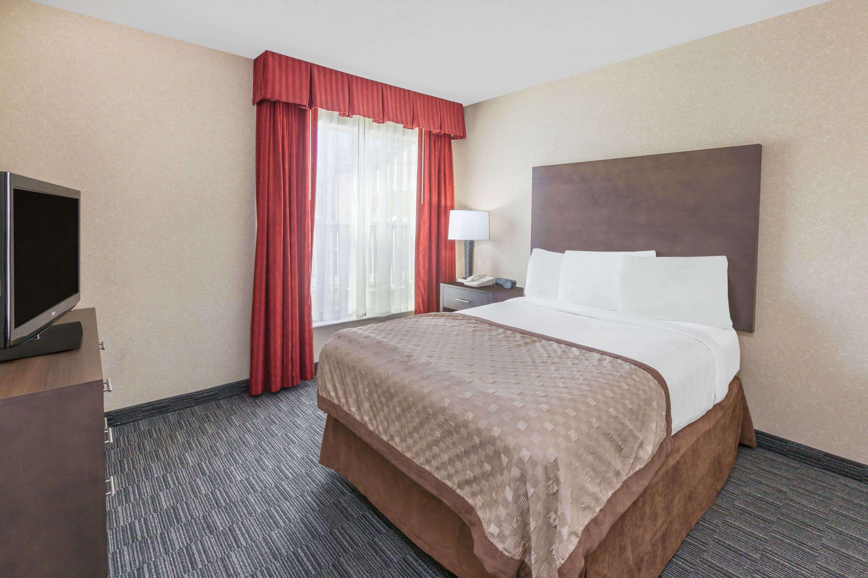 Affordable Suites Of America Detroit-Уорън Екстериор снимка